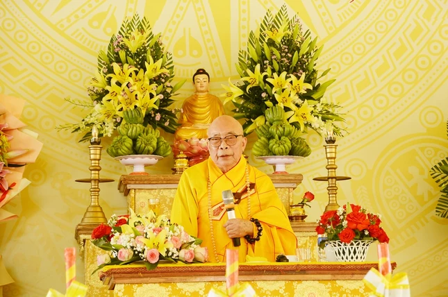 Hòa thượng Thích Thiện Tấn ban đạo từ