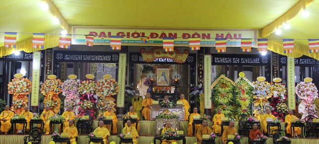 Chư tôn giáo phẩm chứng minh