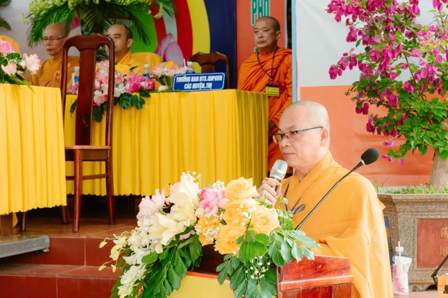 Thượng tọa Thích Trí Nghĩa phát biểu khai mạc