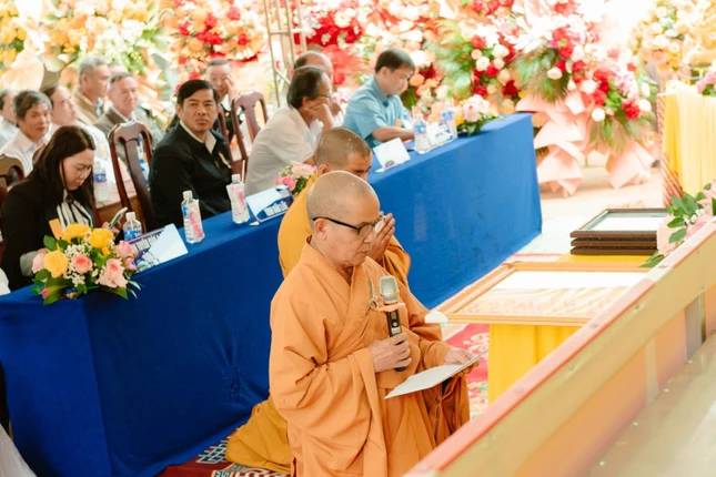 Đại đức tân trụ trì chùa Phước Thọ dâng lời phát nguyện