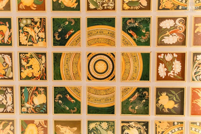 Họa tiết trên trần