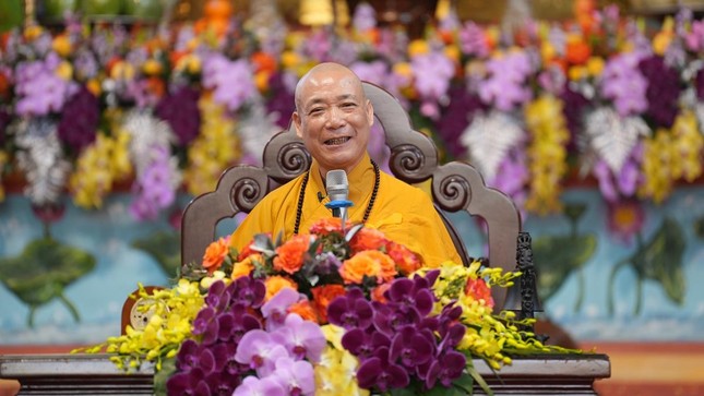 Hòa thượng Thích Bảo Nghiêm giáo giới các giới tử