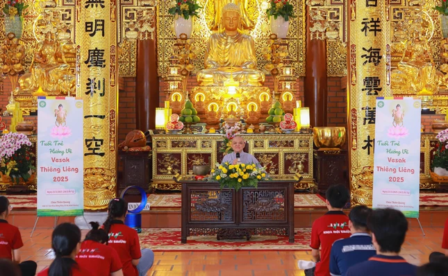 Ni sư Thích nữ Hương Nhũ chia sẻ Phật pháp