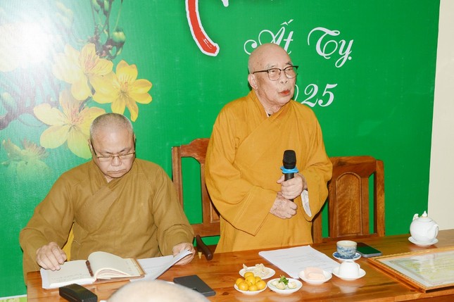 Hòa thượng Thích Thiện Tấn phát biểu khai mạc