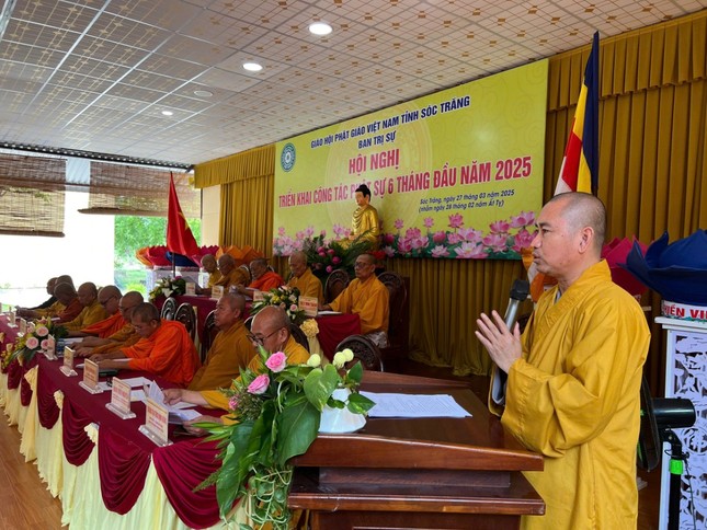 Đại đức Thích Thiện Nguyện trình bày báo cáo hoạt động Phật sự trong quý I-2025