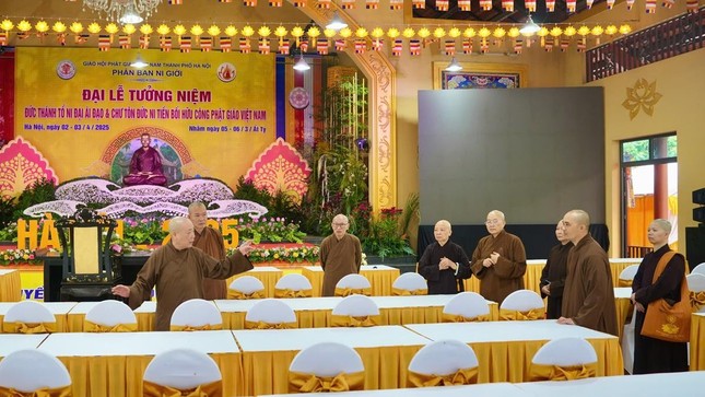 Hòa thượng Thích Bảo Nghiêm chỉ đạo bổ sung một số chi tiết