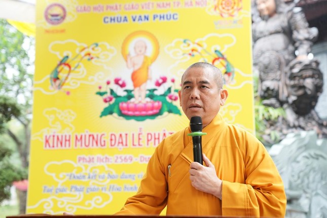 Thượng tọa Thích Thiện Hạnh đúc kết buổi tọa đàm