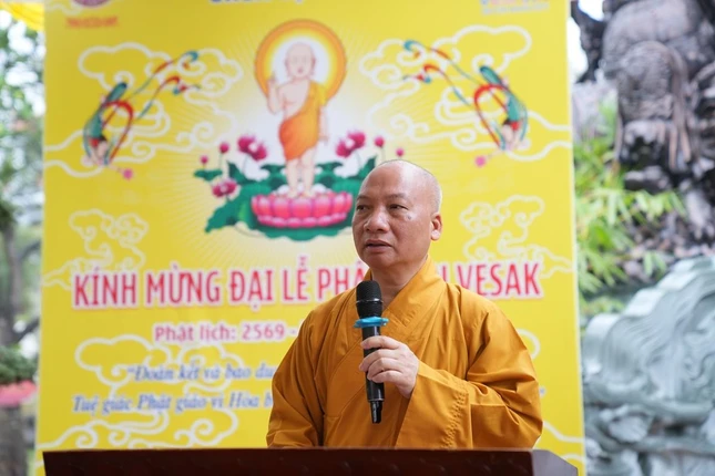 Thượng tọa Thích Chiếu Tuệ phát biểu khai mạc Thượng tọa Thích Chiếu Tuệ phát biểu khai mạc