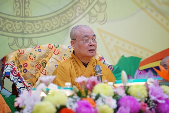 Trưởng lão Hòa thượng Thích Thanh Nhiễu sách tấn các giới tử Trưởng lão Hòa thượng Thích Thanh Nhiễu sách tấn các giới tử