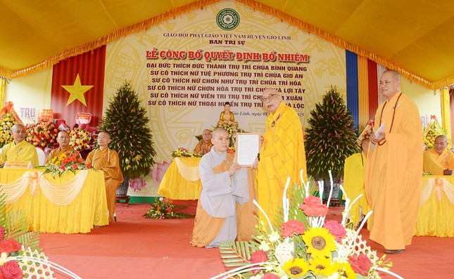 Sư cô Thích nữ Chơn Hòa trụ trì chùa Hà Lợi Tây (xã Gio Hải)