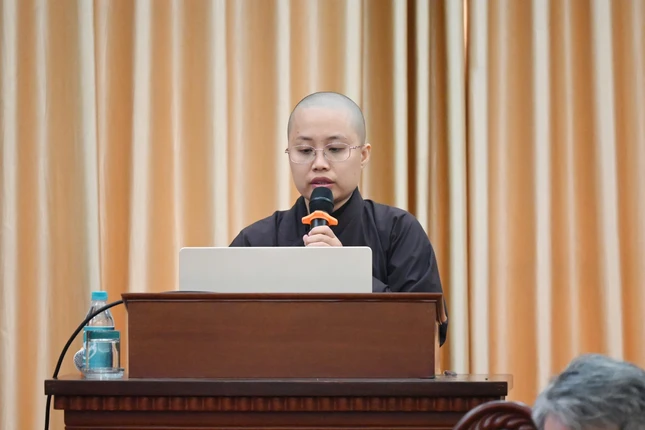 Học viên trình bày đề cương trước Hội đồng Khoa học của Học viện