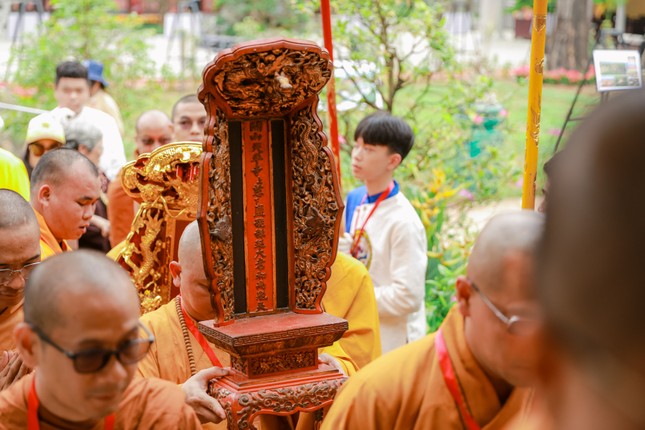 Long vị Tổ sư Từ Khánh - Thiền Diên