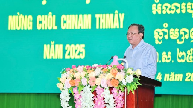 Chủ tịch UBND tỉnh Trà Vinh Lê Văn Hẳn phát biểu chúc mừng Chủ tịch UBND tỉnh Trà Vinh Lê Văn Hẳn phát biểu chúc mừng