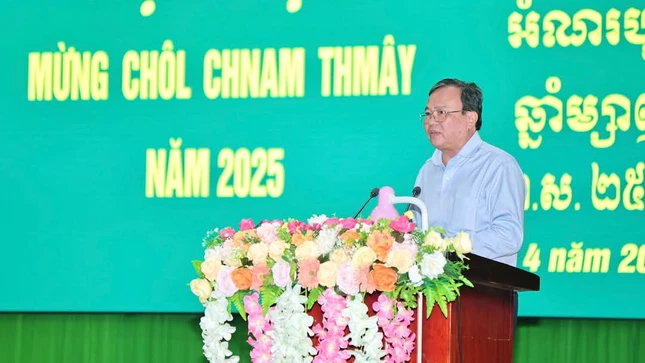 Chủ tịch UBND tỉnh Trà Vinh Lê Văn Hẳn phát biểu chúc mừng