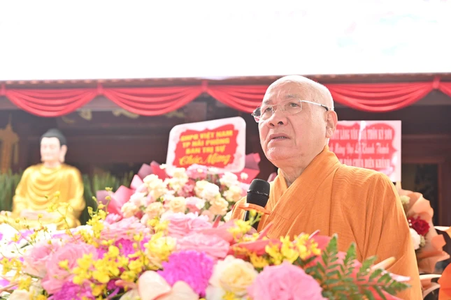 Hòa thượng Thích Quảng Tùng ban đạo từ Hòa thượng Thích Quảng Tùng ban đạo từ