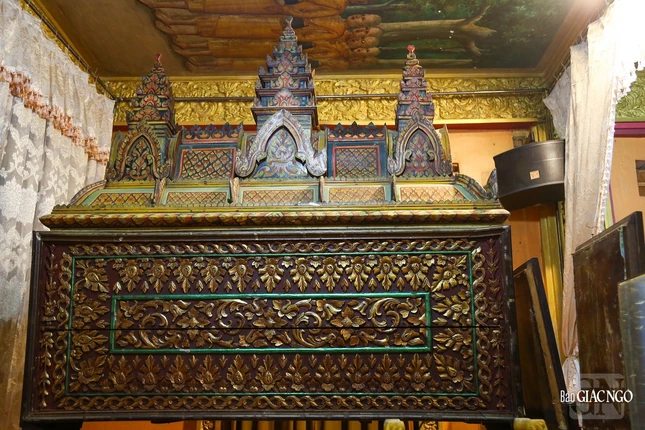 Kim quan của Hòa thượng Lâm Em được tôn trí trong sala của chùa