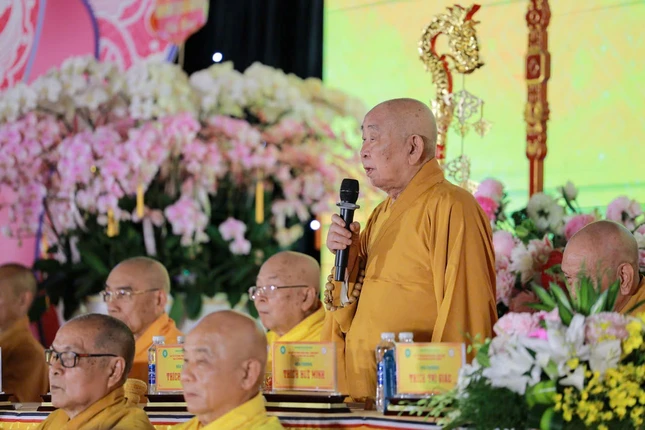 Trưởng lão Hòa thượng Thích Như Tín ban đạo từ Trưởng lão Hòa thượng Thích Như Tín ban đạo từ