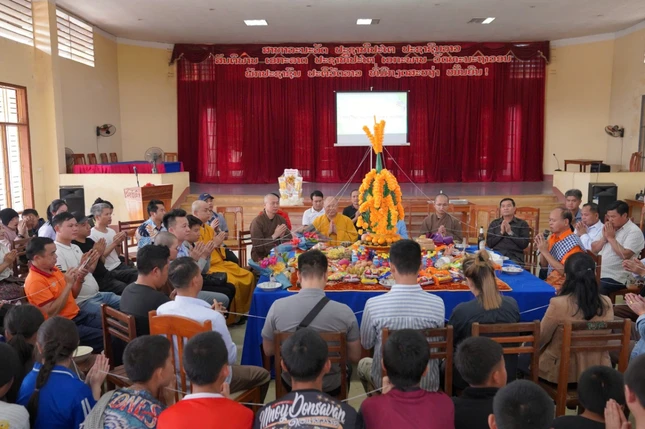 Lễ buộc chỉ tay - nét đẹp văn hóa của đất nước triệu voi