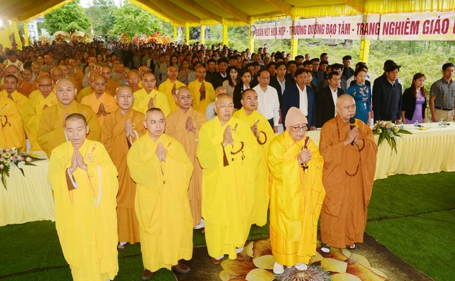 Niệm Phật cầu gia hộ