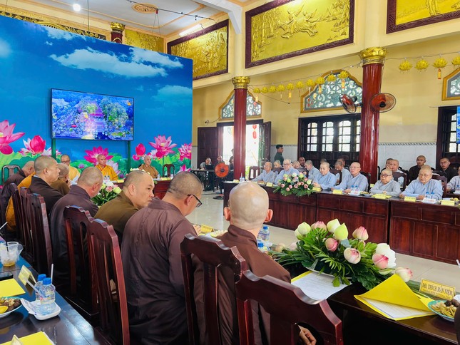 Quang cảnh phiên họp