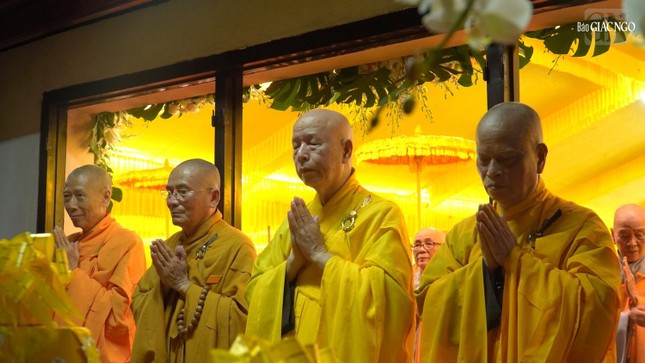 ... tưởng niệm bậc tôn sư