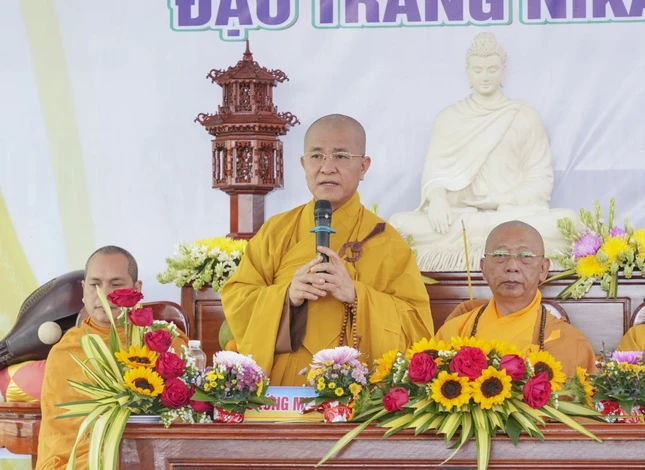 Thượng tọa Thích Quảng Hiền ban đạo từ