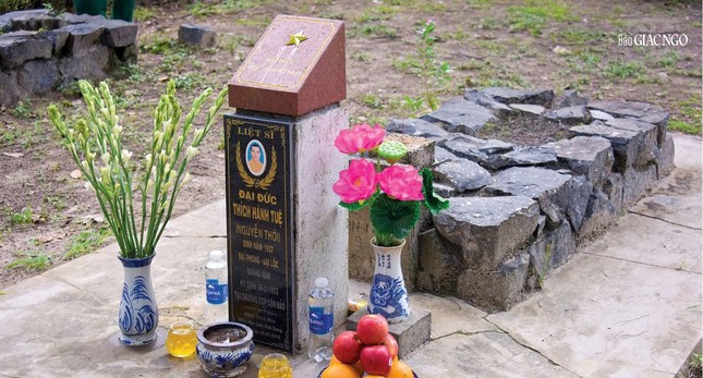 Mộ phần Đại đức Thích Hành Tuệ tại Nghĩa trang Hàng Dương (Côn Đảo) - Ảnh: Văn Phúc