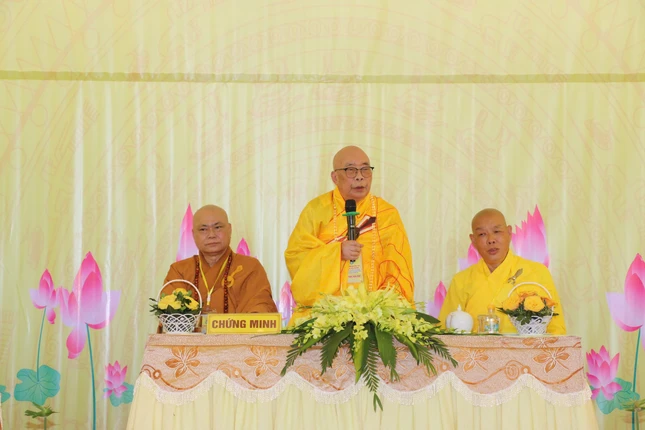 Hòa thượng Thích Thiện Tấn ban đạo từ