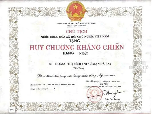 Huân chương Kháng chiến chống Mỹ hạng I được Nhà nước trao tặng cho Ni trưởng Mạn Đà La Huân chương Kháng chiến chống Mỹ hạng I được Nhà nước trao tặng cho Ni trưởng Mạn Đà La