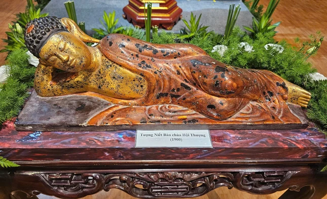 Tượng Đức Phật nhập Niết-bàn Tượng Đức Phật nhập Niết-bàn