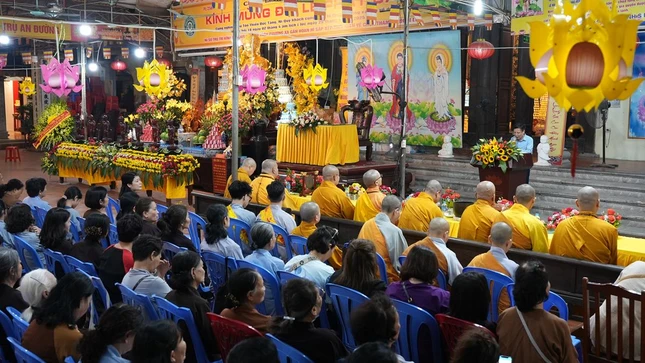 Quang cảnh buổi lễ Quang cảnh buổi lễ