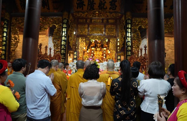 Trang nghiêm khóa lễ