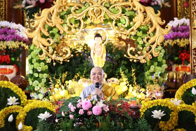 Ni sư Thích nữ Hương Nhũ chia sẻ Phật pháp