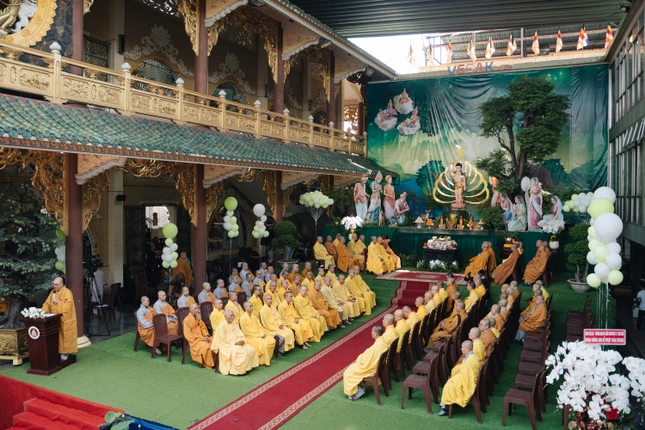 Chư tôn giáo phẩm Tăng Ni tham dự Chư tôn giáo phẩm Tăng Ni tham dự