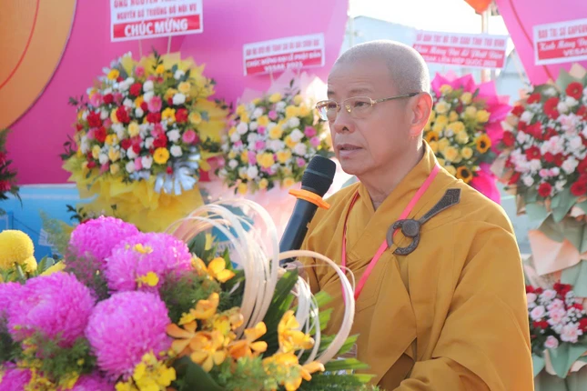 Hòa thượng Thích Trí Minh đọc Diễn văn Đại lễ Phật đản của Trưởng lão Hòa thượng Chủ tịch Hội đồng Trị sự