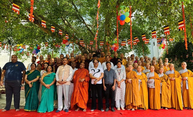 Lưu niệm sau buổi lễ