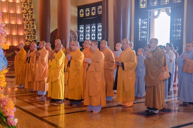 Đại chúng đồng tụng thời kinh cầu nguyện