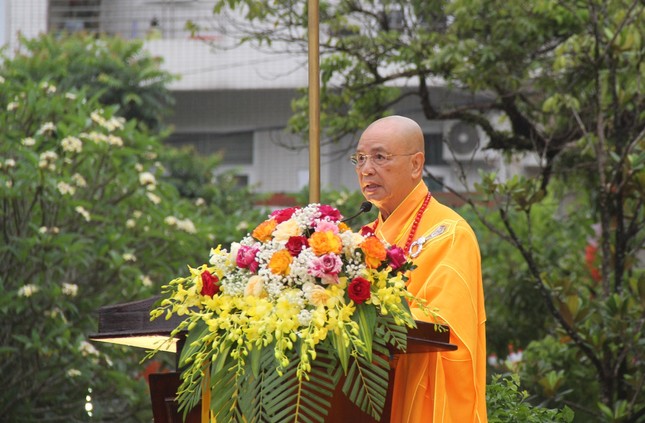 Hòa thượng Thích Huệ Phước đọc Diễn văn Phật đản của Trưởng lão Hòa thượng Chủ tịch Hội đồng Trị sự