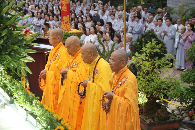 Chư tôn đức tham dự