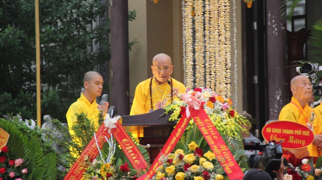 Hòa thượng Thích Khế Chơn cung tuyên Thông điệp Phật đản Phật lịch 2569