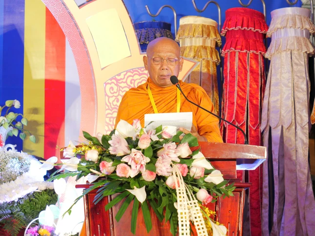 Hòa thượng Thạch Hà cung tuyên Thông điệp Phật đản Phật lịch 2569 của Đức Pháp chủ GHPGVN