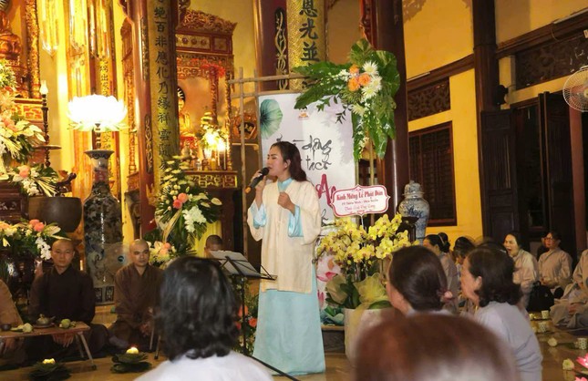 Tiết mục văn nghệ trong đêm thiền trà Tiết mục văn nghệ trong đêm thiền trà