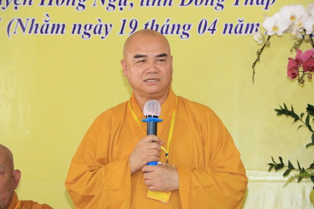 Thượng tọa Thích Tĩnh Triệt ban đạo từ