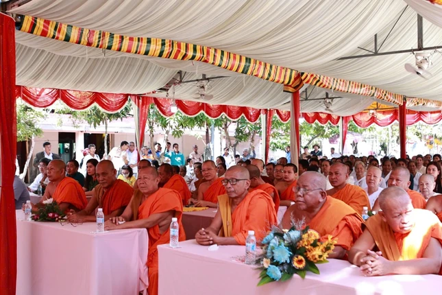 Chư Tăng tham dự Chư Tăng tham dự