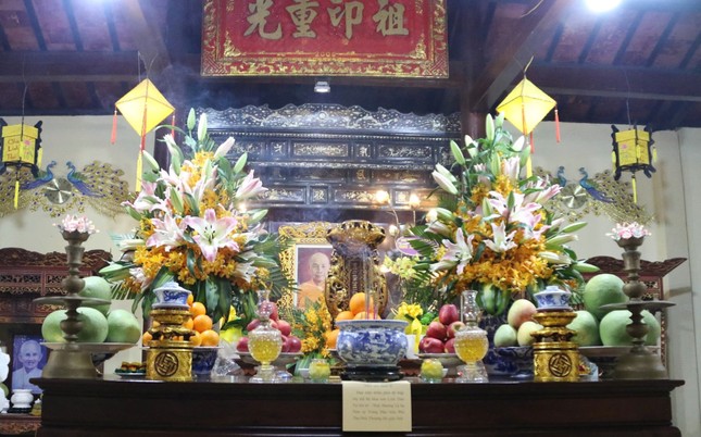 Giác linh đài Hòa thượng Thích Trung Hậu