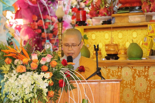 Sư cô Thích nữ Kiều Tín phát biểu khai mạc