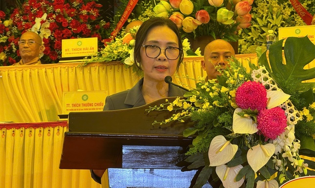 Bà Trần Thị Minh Nga phát biểu