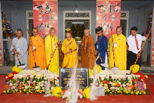 Chính thức đặt đá xây dựng chùa Ba Du