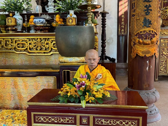 Trưởng lão Hòa thượng Tâm Tấn Chơn Tế được chư Tăng Ni cung thỉnh ngôi vị Hòa thượng Y chỉ Luật sư tại trú xứ an cư TP.Huế