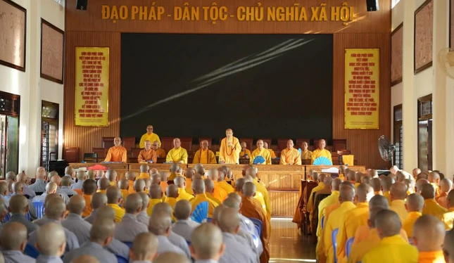 Hòa thượng Thích Khế Chơn nêu ý nghĩa an cư và kiết giới trường an cư của chư Tăng Ni tại Huế